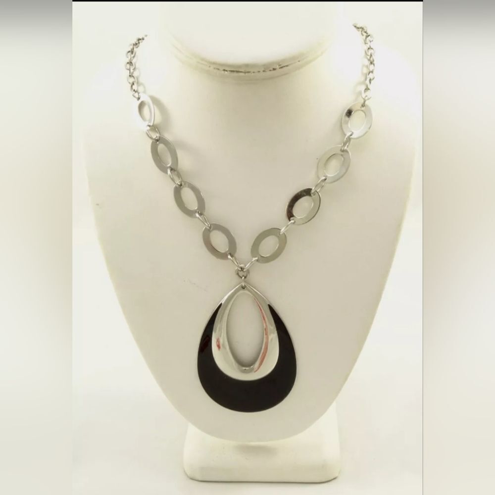 New York & Co Teardrop Pendant Necklace by New York & Company NWT 18"+3"